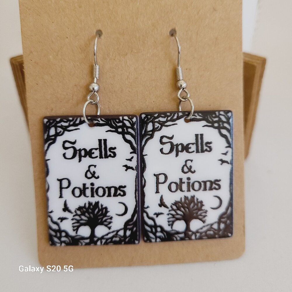 Unknown Brand Spell & Potions Dangle Earrings NEW Black & White Halloween Ladies